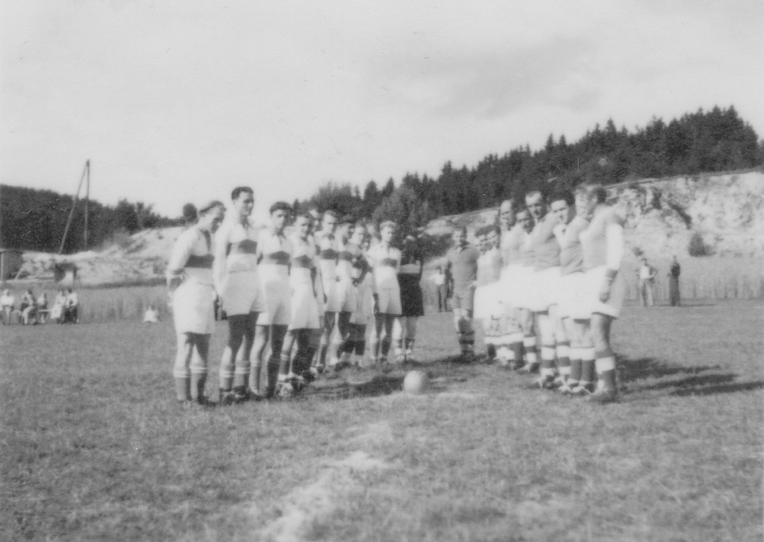 1953-Freundschaftsspiel-Sportplatz-Steinbruch
